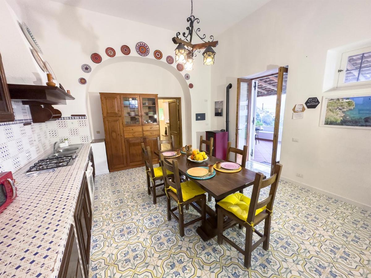 Villa La Milanina Липари Екстериор снимка