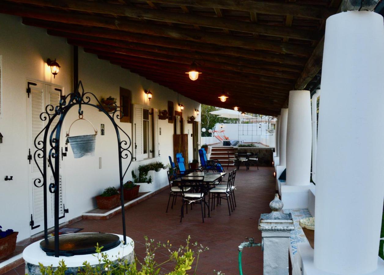 Villa La Milanina Липари Екстериор снимка