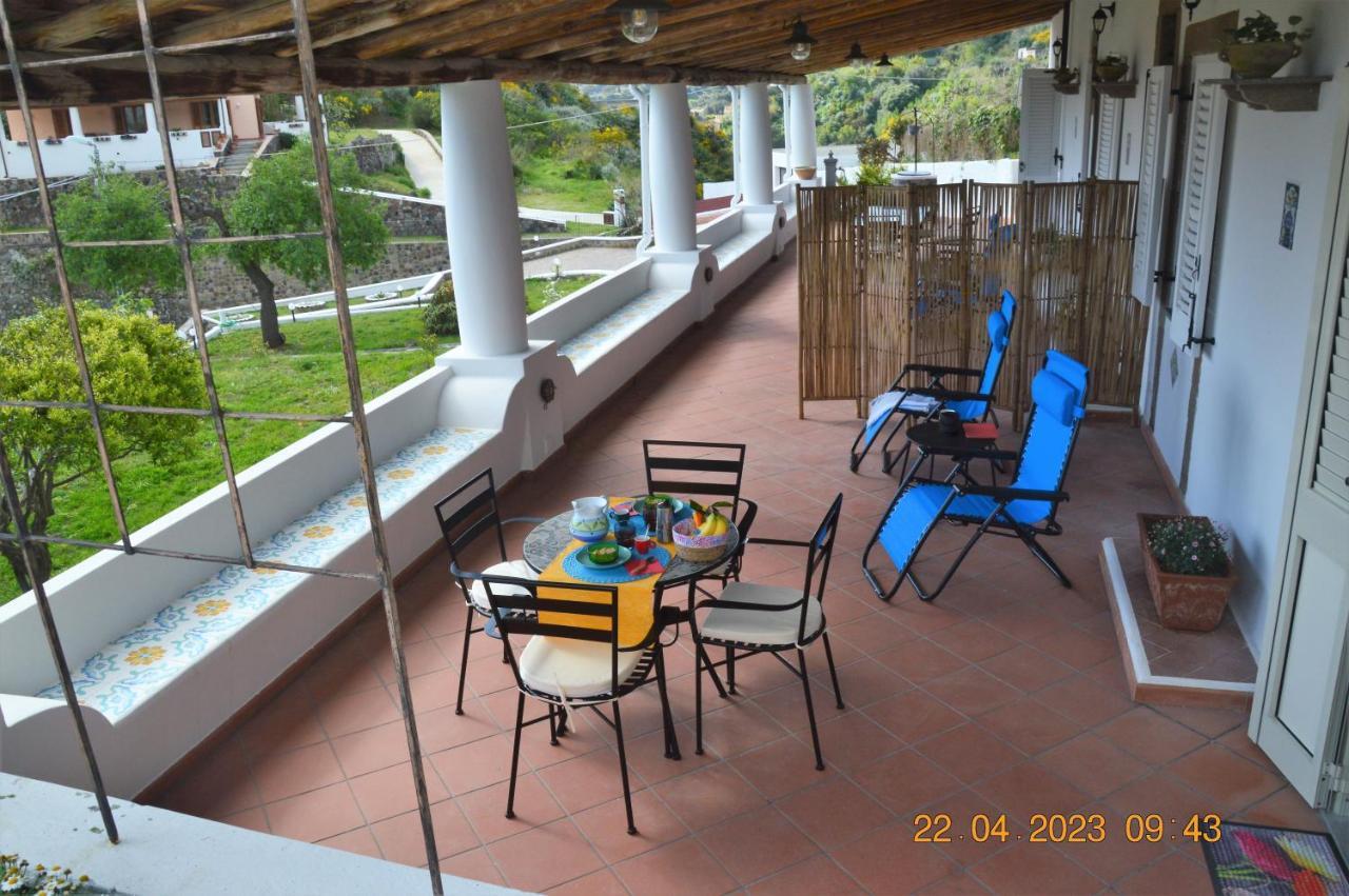 Villa La Milanina Липари Екстериор снимка
